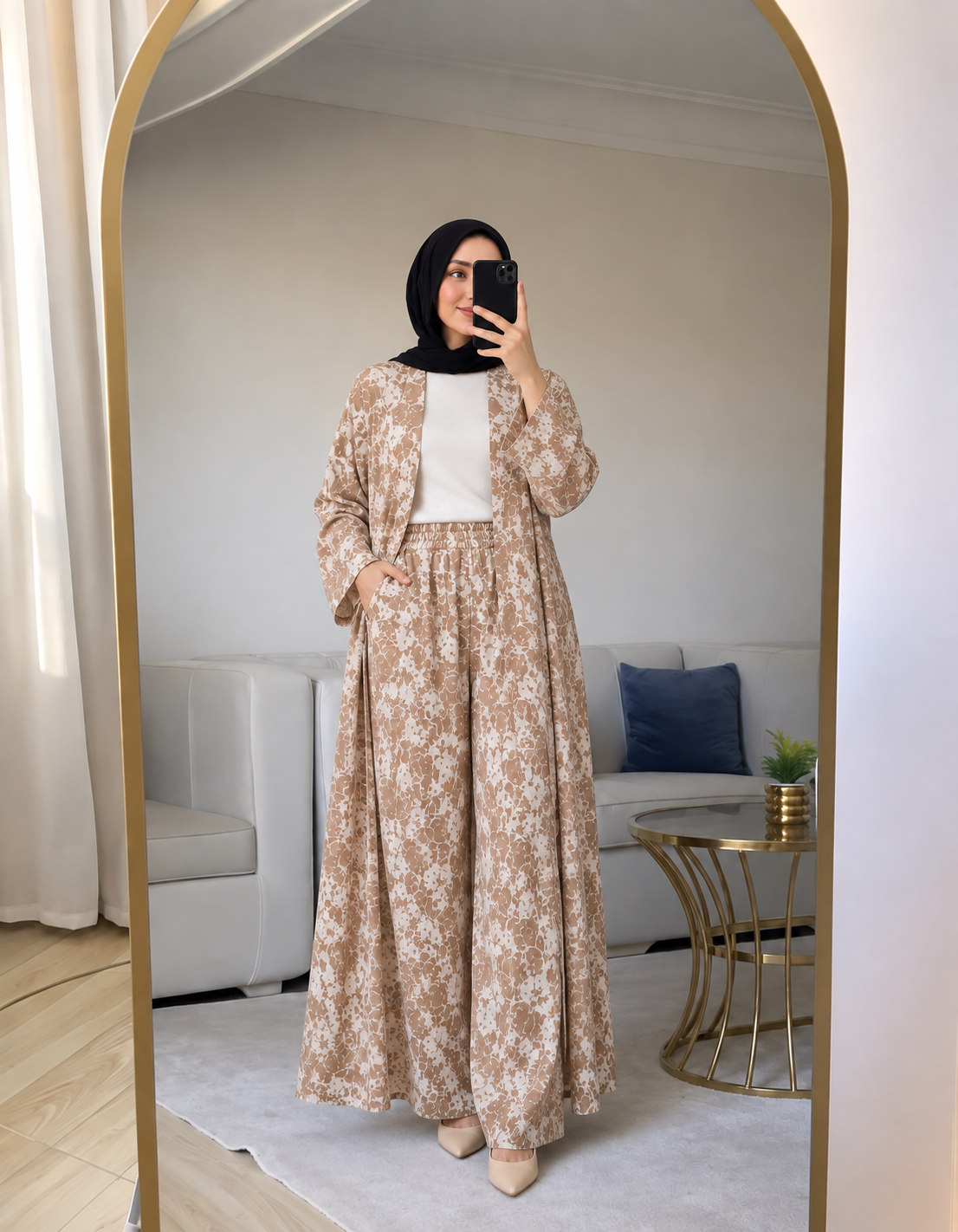 سوت كاردي وبنطلون بيج ELVANA